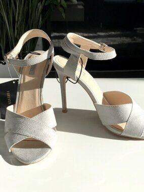Light Gray Open Toe Sandals Shoes Heels 6.5​​
